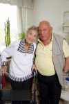 Rotterdam 13 mei 2015
Op bezoek thuis bij zangeres Annie de Reuver die inmiddels 98 jaar oud is en in een verzorgingstehuis woont. Coby v Toor en Bas v Toor komen regelmatig op bezoek bij haar.