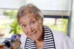 Rotterdam 13 mei 2015
Op bezoek thuis bij zangeres Annie de Reuver die inmiddels 98 jaar oud is en in een verzorgingstehuis woont. Bas en Coby v Toor komen regelmatig op bezoek bij haar.