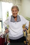 Rotterdam 13 mei 2015
Op bezoek thuis bij zangeres Annie de Reuver die inmiddels 98 jaar oud is en in een verzorgingstehuis woont. Bas en Coby v Toor komen regelmatig op bezoek bij haar.