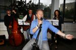 Amsterdam 2 juni 2015  
Bart Bosch 25 jaar artiest . Zijn vrouw kinderen en vader en moeder (ouders) zijn natuurlijk aanwezig.
Rebecca Cabau v Kasbergen presenteert het .