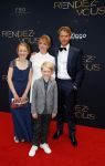 Amsterdam 1 juni 2015
Fajah Lourens met haar nieuwe vriend Gijs Scheringa.Premiere Rendez Vous in het nieuwe de la mar met oa Mark v Eeuwen Loes Haverkort Peter Paul Muller en Pierre Boulanger. Bianca Krijgsman met kinderen