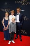 Amsterdam 1 juni 2015
Fajah Lourens met haar nieuwe vriend Gijs Scheringa.Premiere Rendez Vous in het nieuwe de la mar met oa Mark v Eeuwen Loes Haverkort Peter Paul Muller en Pierre Boulanger. Bianca Krijgsman met kinderen