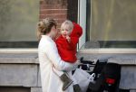 Amsterdam 14 april 2015  
Bracha v Doesburgh met dochter op de fiets