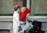 Amsterdam 14 april 2015  
Bracha v Doesburgh met dochter op de fiets