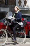 Amsterdam 19 mei 2015 
Bracha v Doesburgh zwanger (van tweeling) op de fiets in amsterdam.