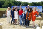 Amsterdam 10 juni 2015
Premiere Apenstreken bij kinderboederij in amsterdamse bos met oa Yvon Jaspers en Kim Lian v d Meij. cast