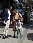 Amsterdam 11 mei 2015
Chantal janzen met haar man Marco en zoontje James op de cornelis schuytstraat.