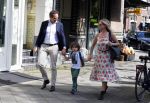Amsterdam 11 mei 2015
Chantal janzen met haar man Marco en zoontje James op de cornelis schuytstraat.