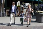 Amsterdam 11 mei 2015
Chantal janzen met haar man Marco en zoontje James op de cornelis schuytstraat.