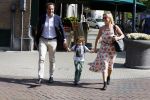 Amsterdam 11 mei 2015
Chantal janzen met haar man Marco en zoontje James op de cornelis schuytstraat.
