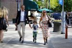 Amsterdam 11 mei 2015
Chantal janzen met haar man Marco en zoontje James op de cornelis schuytstraat.
