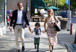Amsterdam 11 mei 2015
Chantal janzen met haar man Marco en zoontje James op de cornelis schuytstraat.