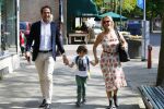 Amsterdam 11 mei 2015
Chantal janzen met haar man Marco en zoontje James op de cornelis schuytstraat.