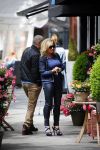 Amsterdam 28 mei 2015  
Connie Breukhoven met een vriend op de cornelis schuytstraat