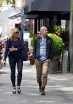 Amsterdam 28 mei 2015  
Connie Breukhoven met een vriend op de cornelis schuytstraat