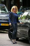 Amsterdam 28 mei 2015  
Connie Breukhoven met een vriend op de cornelis schuytstraat