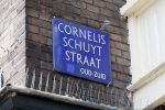 Amsterdam 28 mei 2015  
Connie Breukhoven met een vriend op de cornelis schuytstraat
