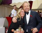 Amsterdam 30 mei 2015
Het 23e damdiner vindt weer plaats bij de HMH Heineken Music Hall.
Ebe v Riesen met zijn vrouw Jorica Coppen (vriendin van Martijn Krabbe)