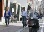 Amsterdam 8 mei 2015
Ellen ten damme met vriend en op grote abri van ziggo.