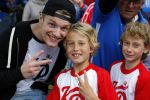 Arnhem 31 mei 2015
Voetbalclinic Klaas jan Huntelaar foundation op Papendal. Ook Enzo Knol en zijn vriendin Dee v d Zeeuw waren ook aanwezig.