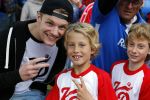 Arnhem 31 mei 2015
Voetbalclinic Klaas jan Huntelaar foundation op Papendal. Ook Enzo Knol en zijn vriendin Dee v d Zeeuw waren ook aanwezig.