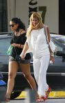 ibiza 3/4 juni 2015
Estelle Cruijff en Joelle Gullit samen op ibiza. Ze slapen in hun eigen appartement
