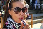 Amsterdam, 4 Juni 2015
Party van Talkies Magazine op het terras van het Hilton Hotel op de Apollolaan.
Esther Oosterbeek met electronische sigaret