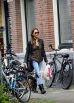 Amsterdam 22 mei 2015    
Evelyn Struik met hondje in amsterdam zuid