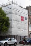 Amsterdam 1 mei 2015
Gordon op weg naar zijn nieuwe koffie restaurant Blushing tegen over het v Gogh museum.
Zijn nieuwe  Blushing komt in het oude pand van Mart Visser.