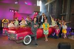 Amsterdam 8 mei 2015  
Albert Verlinde presenteert de cast van Grease met oaTim Douwsma , Vajen van den Bosch Rene v Kooten Tommie Christiaan en Mylene d'Anjou.
De presentatie is bij de westergasfabriek.