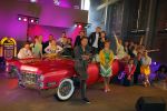 Amsterdam 8 mei 2015  
Albert Verlinde presenteert de cast van Grease met oaTim Douwsma , Vajen van den Bosch Rene v Kooten Tommie Christiaan en Mylene d'Anjou.
De presentatie is bij de westergasfabriek.