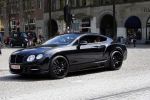 Amsterdam 21 mei 2015
Hakim Ziyech in zijn bentley in amsterdam met vrienden