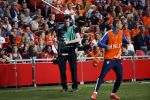 Amsterdam  5 juni 2015
Nederland-USA 3-4 in de arena. Max Smulders mag met Memphis Depay het veld oplopen.
Ivo Borkus loopt met steadycam op het veld.