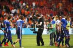 Amsterdam  5 juni 2015
Nederland-USA 3-4 in de arena. Max Smulders mag met Memphis Depay het veld oplopen.
Ivo Borkus loopt met steadycam op het veld.