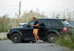 ibiza 4 juni 2015
Jeroen Kool arriveert in zijn Range Rover bij het appartement van Estelle Cruijff.