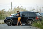 ibiza 4 juni 2015
Jeroen Kool arriveert in zijn Range Rover bij het appartement van Estelle Cruijff.