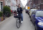 Amsterdam 8 juni 2015
Boekpresentatie Boek Danielle Oonk van t Schip in Yogacentrum Amsterdam.
Johnny de Mol op de fiets