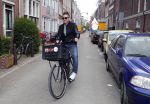 Amsterdam 8 juni 2015
Boekpresentatie Boek Danielle Oonk van t Schip in Yogacentrum Amsterdam.
Johnny de Mol op de fiets