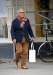 Amsterdam 9 juni 2015
Joop Braakhekke doet boodschappen op de pc hooftstraat
