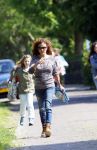 Zuiderwoude 28 mei 2015
Katja Schuurman op straat
