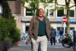 Amsterdam 17 mei 2015
Amanda Beekman en haar vriend Harrie Kolen gaan ijsje eten met Yasmijn Michelle en Achilles Krabbe en met Kees en Marja Beekman (ouders)