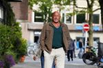 Amsterdam 17 mei 2015
Amanda Beekman en haar vriend Harrie Kolen gaan ijsje eten met Yasmijn Michelle en Achilles Krabbe en met Kees en Marja Beekman (ouders)