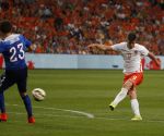 Amsterdam, 5 Juni 2015 
Vriendschappelijke interland Nederland-USA, Eindstand 3-4
Klaas Jan Huntelaar