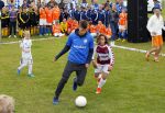 Arnhem 31 mei 2015
Voetbalclinic Klaas jan Huntelaar foundation op Papendal. Ook Enzo Knol en zijn vriendin Dee v d Zeeuw waren ook aanwezig.