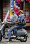 Amsterdam 22 mei 2015  
Leco v Zadelhoff en Christine Kroonenberg op vespa scooter