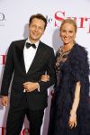 Amsterdam 18 mei 2015
Premiere de surprise van Mike v Diem met in de hoofdrollen Georgina Verbaan en Jeroen v Koningsbrugge. De premiere was in Tuschinski. Lieke v Lexmond met vriend Bas v Veggel