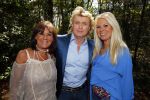 Hilversum 1 mei 2015
Boek presentatie van LUV. Marga Scheide en Jose Hoebee zijn aanwezig in de wisseloord studio's.
Peter Boonstra is de maker van het boek.