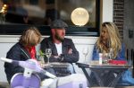 Amsterdam 29 mei 2015 
Maria Kooistra met een vriend op terras.