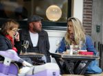 Amsterdam 29 mei 2015 
Maria Kooistra met een vriend op terras.