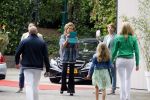 Blaricum 14 juni 2015
Rene Froger heeft een surprise feestje voor zijn vrouw Natasja georganiseerd voor haar 50e verjaardag. Het feest vindt plaats in de tuin van hun huis. Mariska Dietz